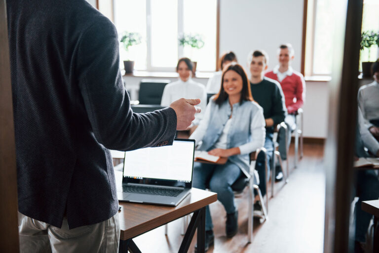 HOW DOES A VOCATIONAL QUALIFICATION PREPARE YOU FOR WORK?