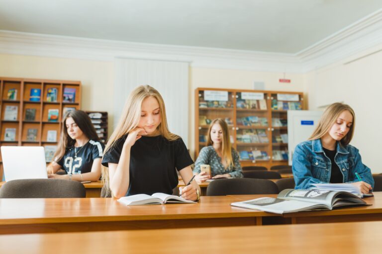 Why study Advanced Diploma of Program Management at QIBA ?